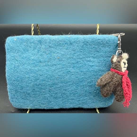 Hand crafted by artisan’s Felted Jenny Krauss Pouch - Hand dyed - Fair Trade - Picture 4 of 9